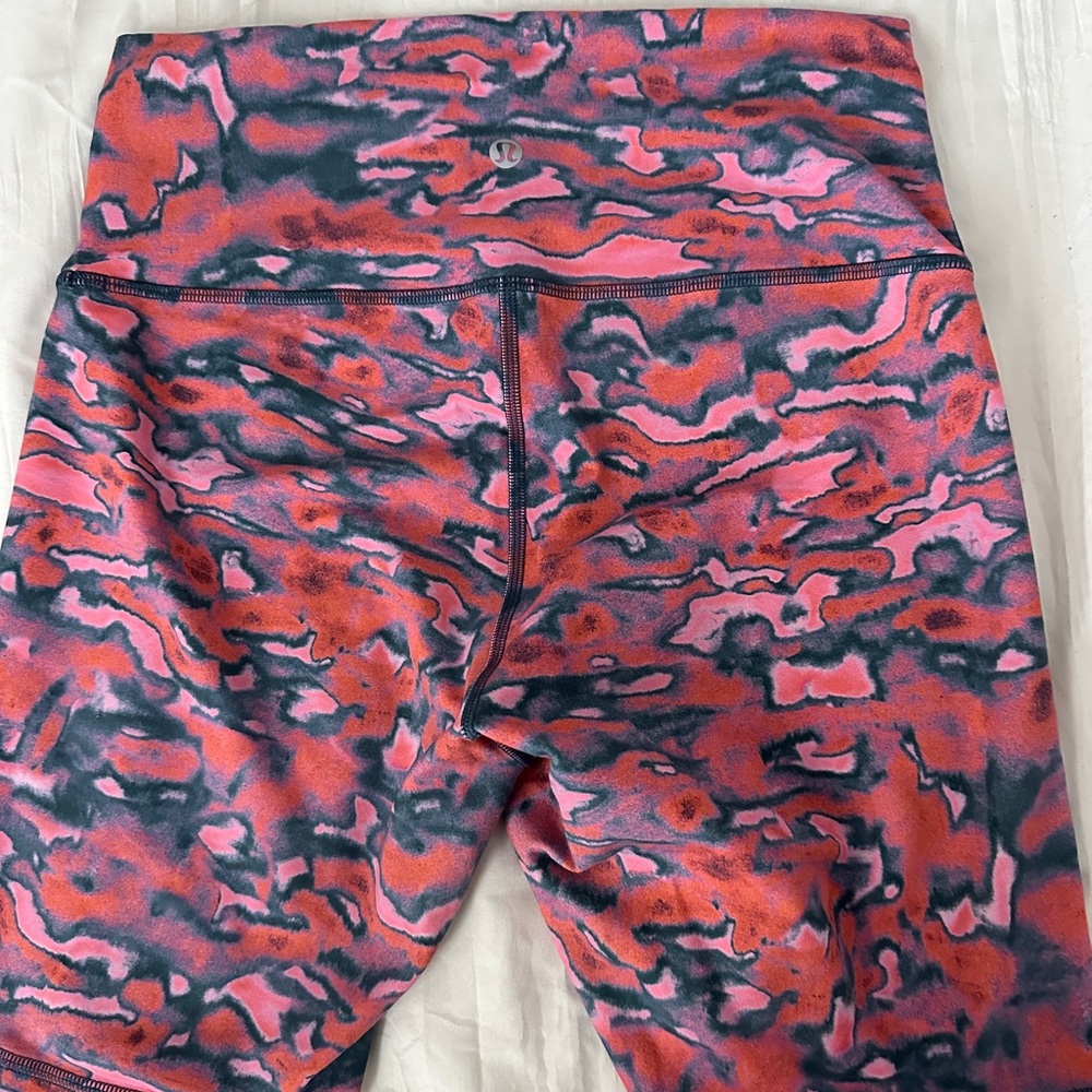 Lululemon Wunder Train High Rise 8"